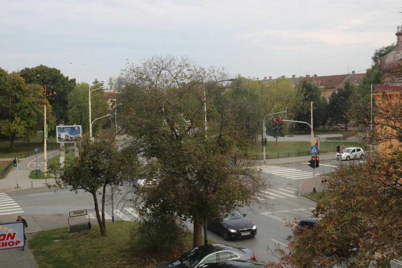 Apartment F6 Osijek Zewnętrze zdjęcie